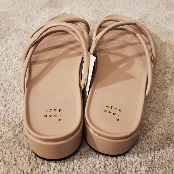 Slide in sandals - Picture 5 of 12